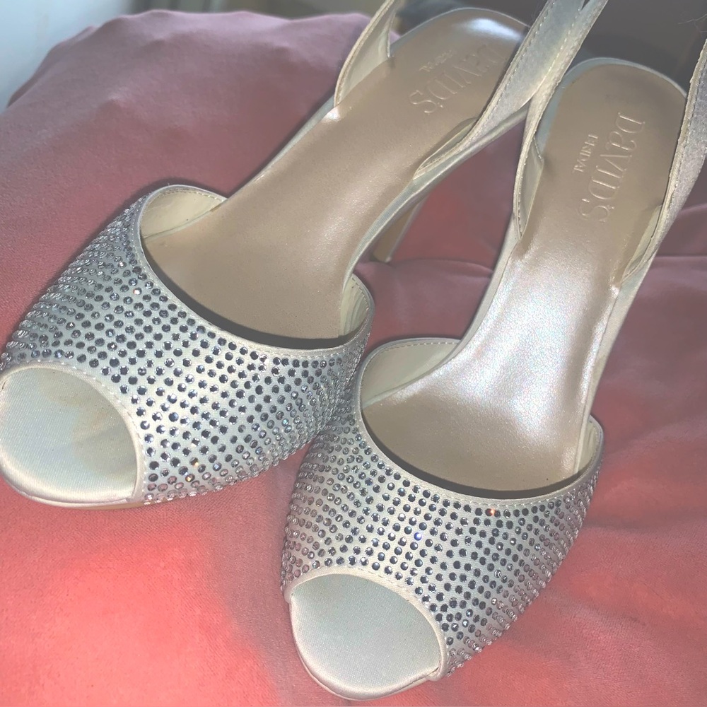 Davids Bridal Jessa Ivory Platform Slingback Heels with rhinestone design Sz 6.5